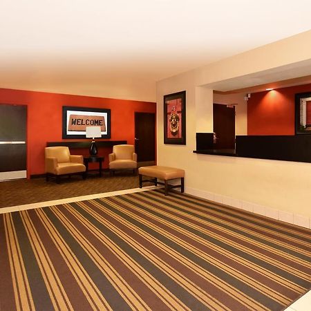 Extended Stay America Select Suites - Detroit - Розвілл Екстер'єр фото