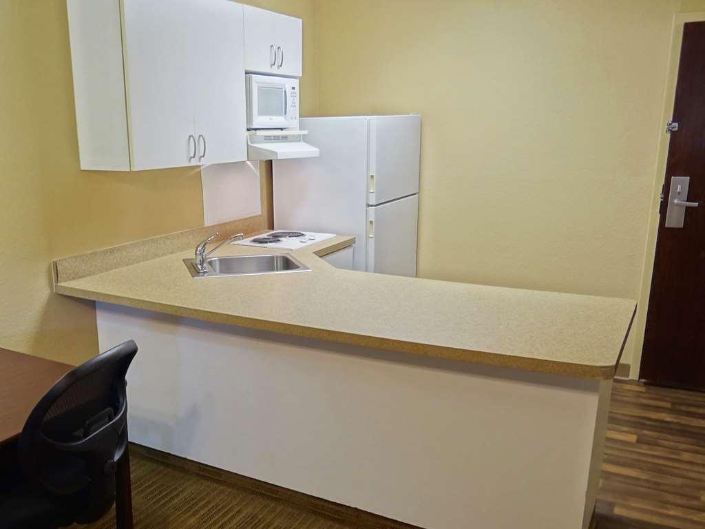 Extended Stay America Select Suites - Detroit - Розвілл Номер фото
