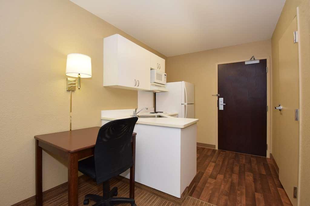 Extended Stay America Select Suites - Detroit - Розвілл Номер фото