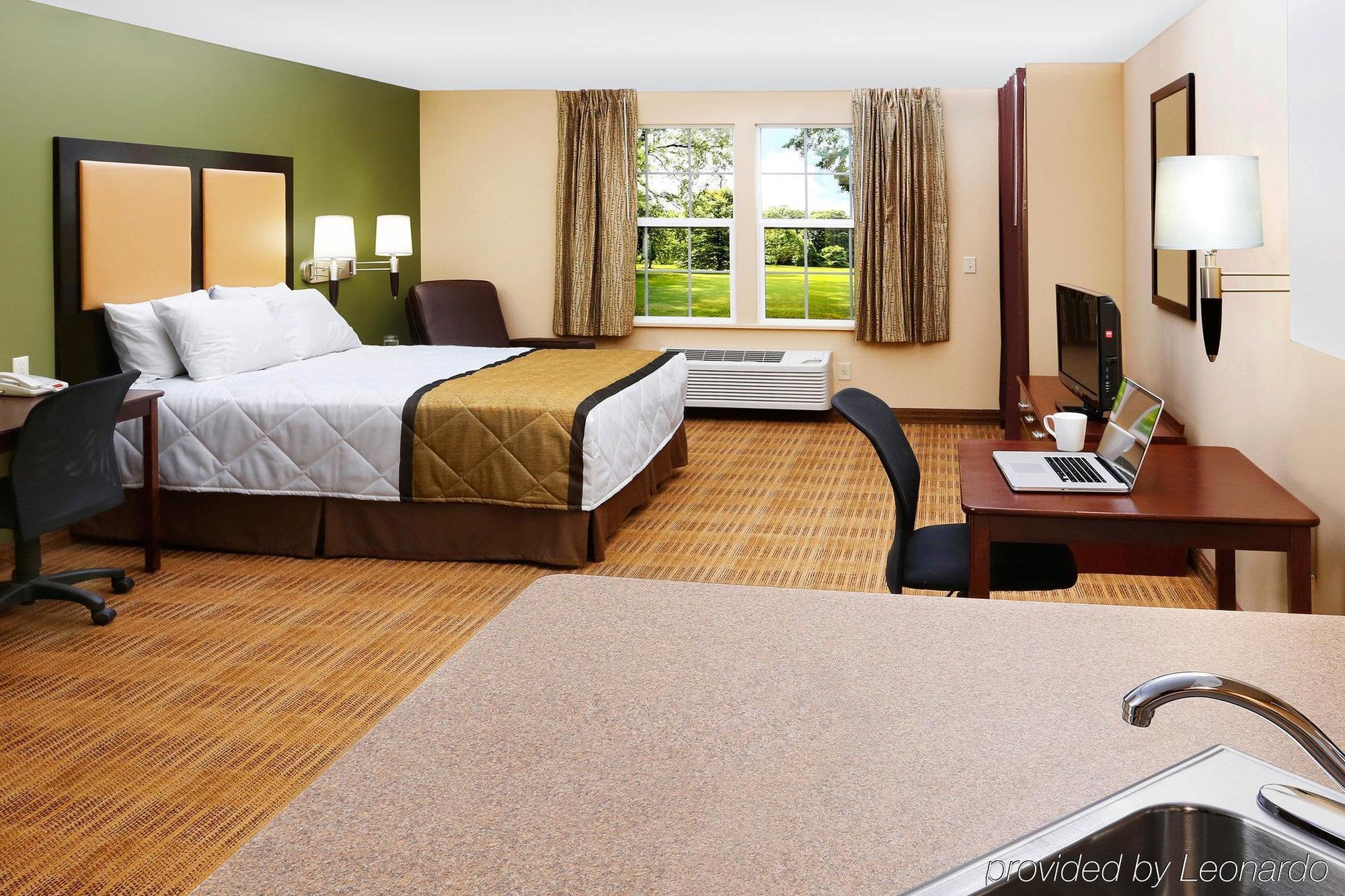 Extended Stay America Select Suites - Detroit - Розвілл Екстер'єр фото