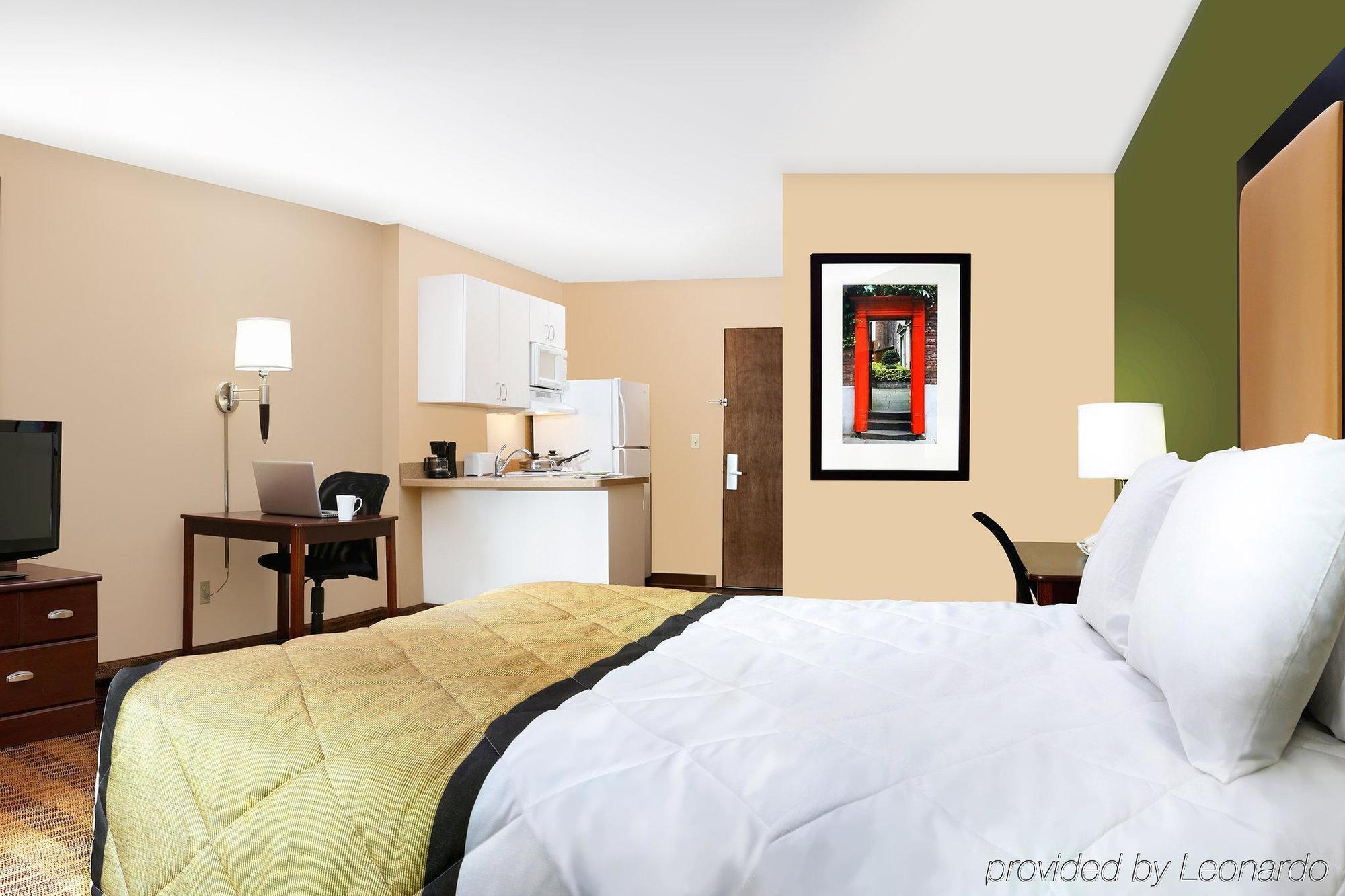 Extended Stay America Select Suites - Detroit - Розвілл Екстер'єр фото
