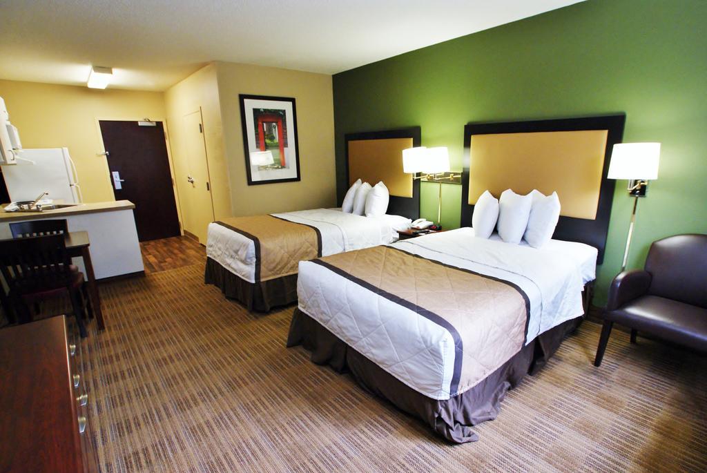 Extended Stay America Select Suites - Detroit - Розвілл Екстер'єр фото