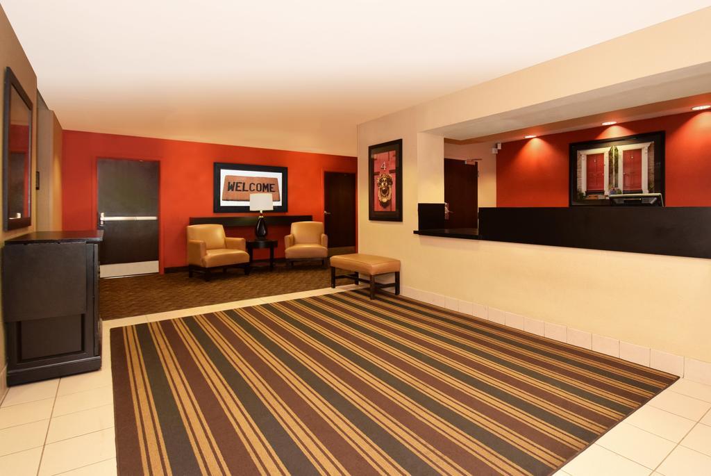 Extended Stay America Select Suites - Detroit - Розвілл Екстер'єр фото