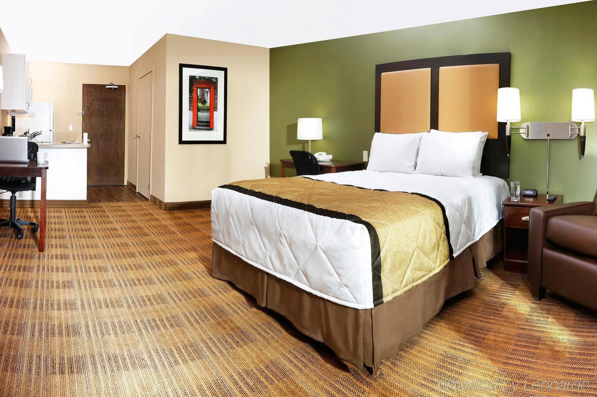 Extended Stay America Select Suites - Detroit - Розвілл Екстер'єр фото