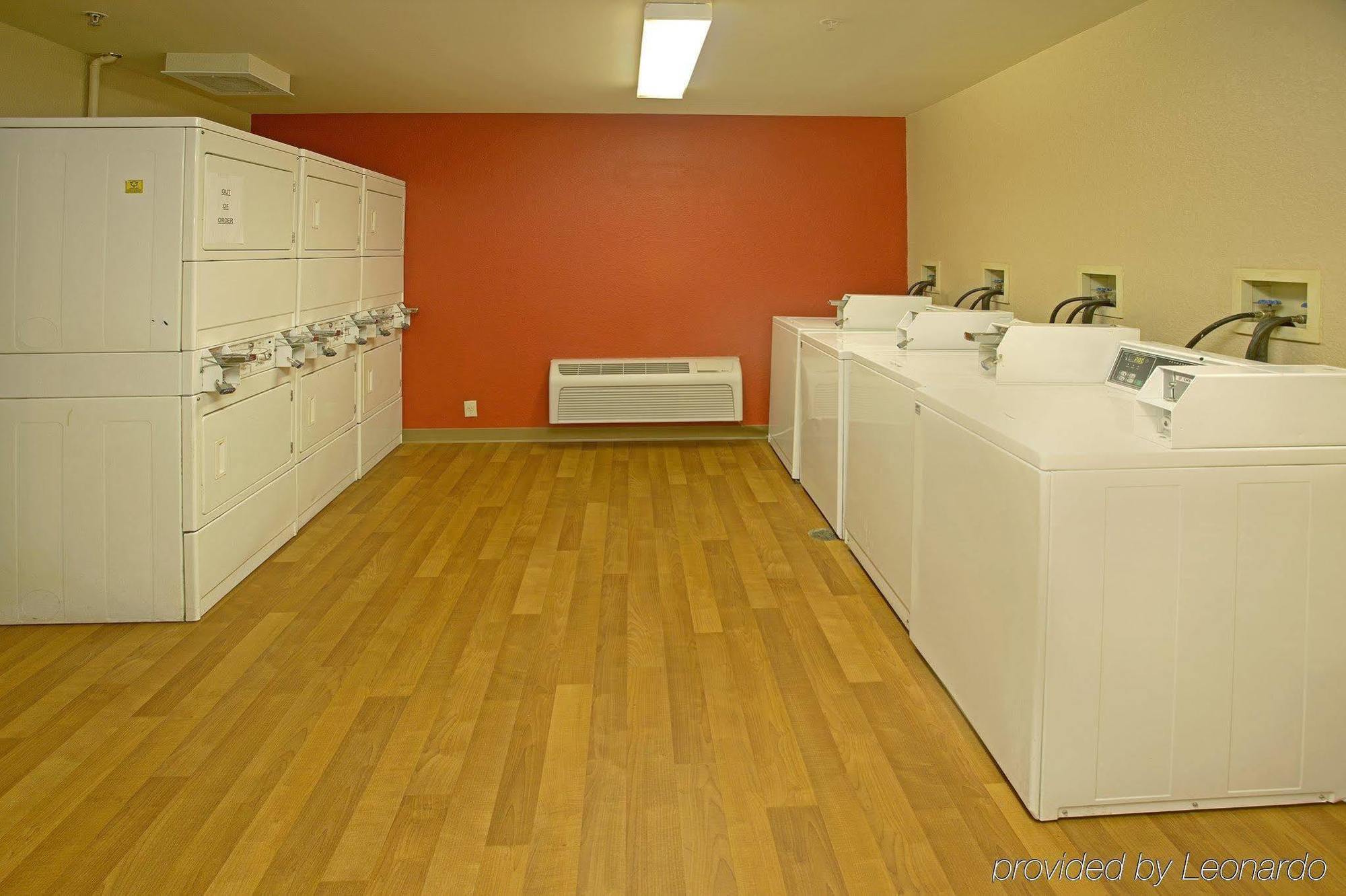 Extended Stay America Select Suites - Detroit - Розвілл Екстер'єр фото